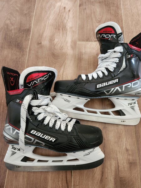 Senior | Lightly Used | Bauer Vapor 3X Hockey Skates | Wide Width Size 9.5 Fit 2