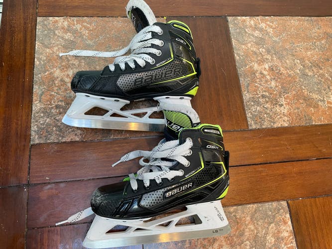 Junior Used Bauer GSX Hockey Goalie Skates Regular Width Size 4