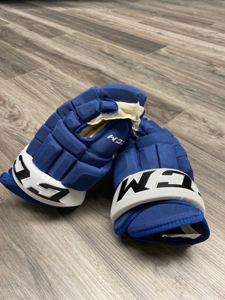 13.5 TRUE Catalyst 9X Gloves - Mathieu Joseph Tampa Bay Lightning - Pro  Stock Hockey