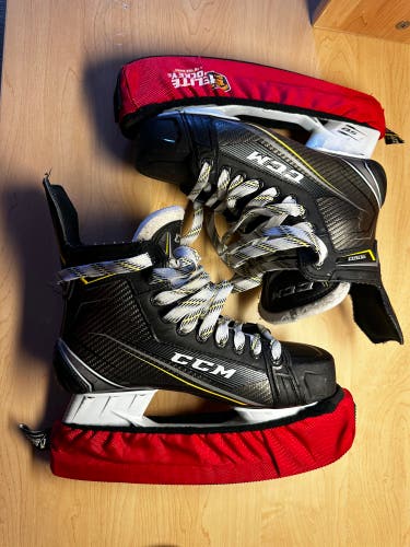 Senior CCM Regular Width  Size 9 Tacks 9060 Hockey Skates