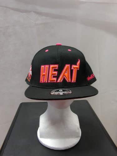 NWS Miami Heat Mitchell & Ness Decade Of Heat Fitted Hat 8 NBA