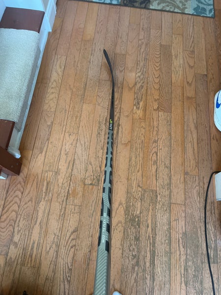 Senior Right Handed W03 Alpha LX Pro Hockey Stick