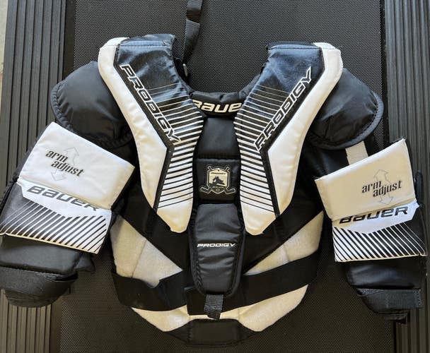 Used Youth Large Bauer Prodigy Goalie Chest Protector