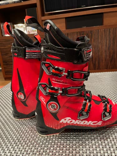 Used Men's Nordica SpeedMachine 130 Ski Boots, size 27.5