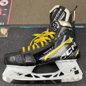 Used CCM Regular Width  Size 10.5 Tacks ASV Pro Hockey Skates