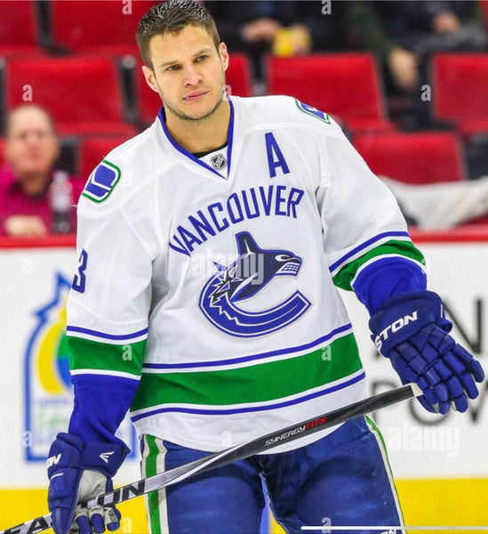 Elias Pettersson (Vancouver Canucks NHL)Senior Left Hand TC2 Pro Stock  Vapor Hyperlite Hockey Stick