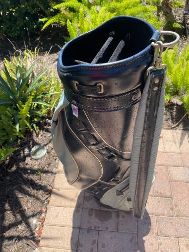 Hot Z Golf Bag With PGA Logo On Front Pocket .