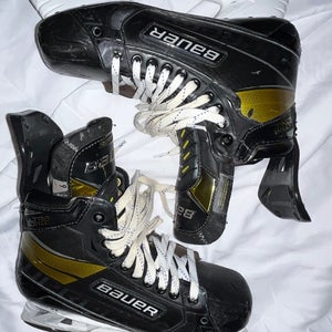 Used Bauer Regular Width Size 9 Supreme UltraSonic Hockey Skates