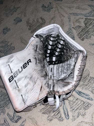 Used Bauer Supreme Ultrasonic Glove
