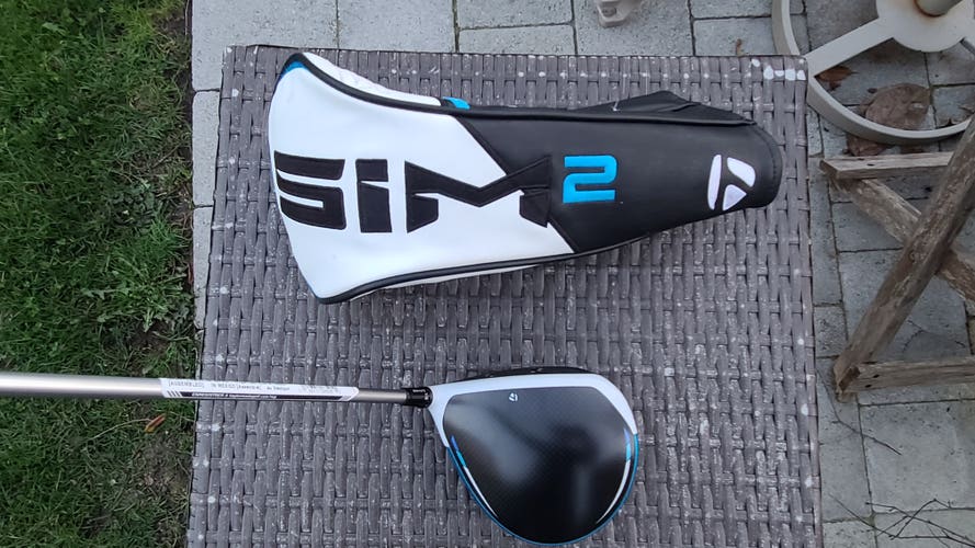 Used but as new Men's TaylorMade Right Handed SIM2 Max Driver Stiff Flex 10.5 Loft