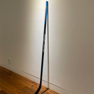 Senior Right Handed Pro Stock Nexus Sync Hockey Stick