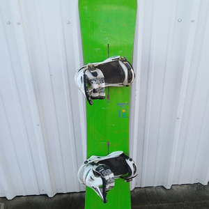 Burton FIX Snowboard 158 cm Green & Purple with Burton CARTEL Bindings
