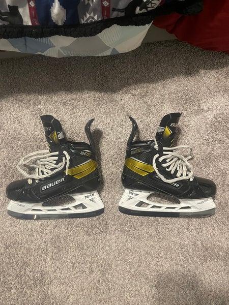 Senior Used Bauer Supreme UltraSonic Hockey Skates Regular Width Size 8.5
