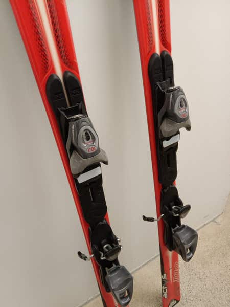 Rossignol Actys 100 Skis 154 cm with Matching Bindings