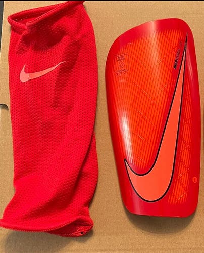 Unisex XS Nike Mercurial lite Shin Guards