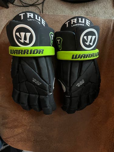 True Lacrosse Warrior Evo Lacrosse Gloves large