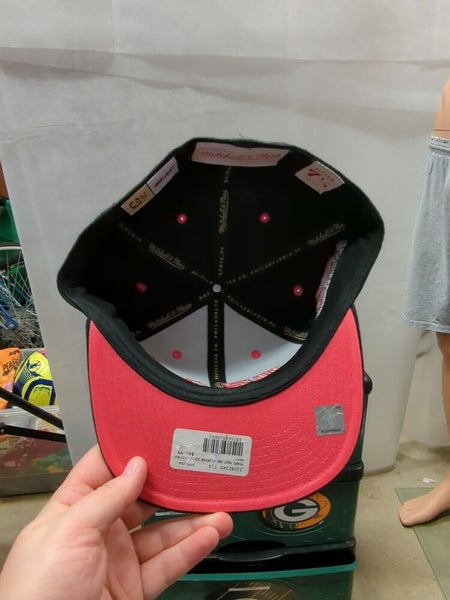 NWS Miami Heat Mitchell & Ness Decade Of Heat Fitted Hat 7 1/4 NBA