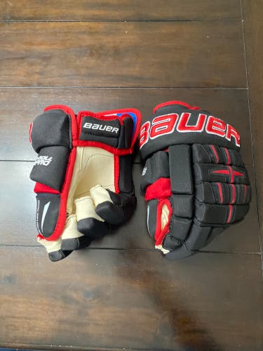 Bauer 4 roll pro 13 gloves black w/red
