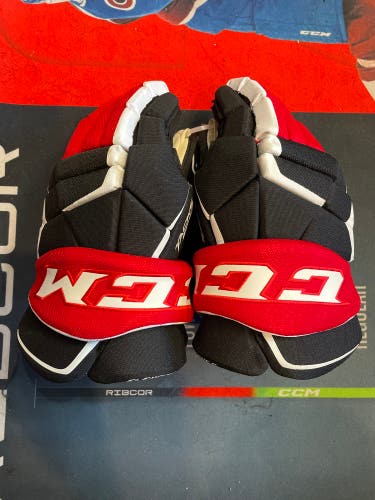 NEW CCM 15" Tacks 9060 Gloves