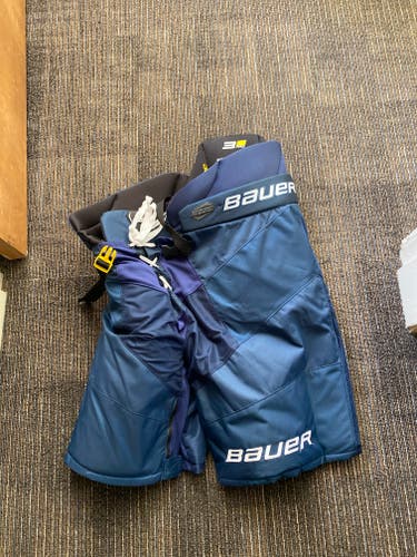 Senior New Medium Bauer Supreme 3S Pro Hockey Pants