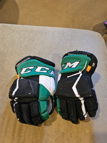Used CCM HGPJSXP Gloves 14" Pro Stock