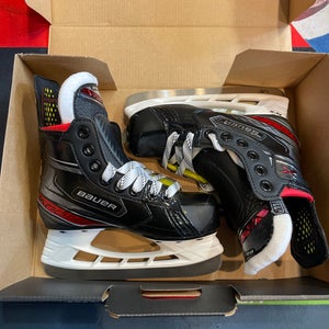 New Youth Bauer Regular Width Size 11.5 Vapor 2X Hockey Skates