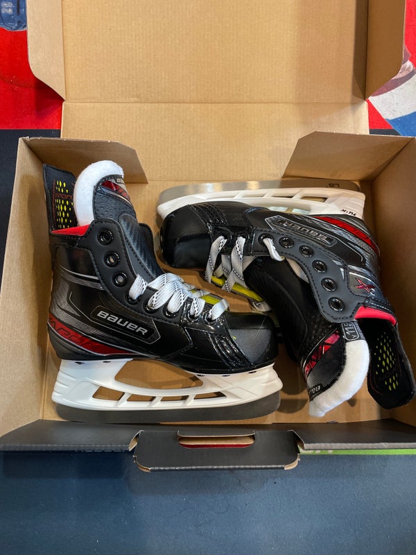 New Youth Bauer Regular Width Size 11.5 Vapor 2X Hockey Skates