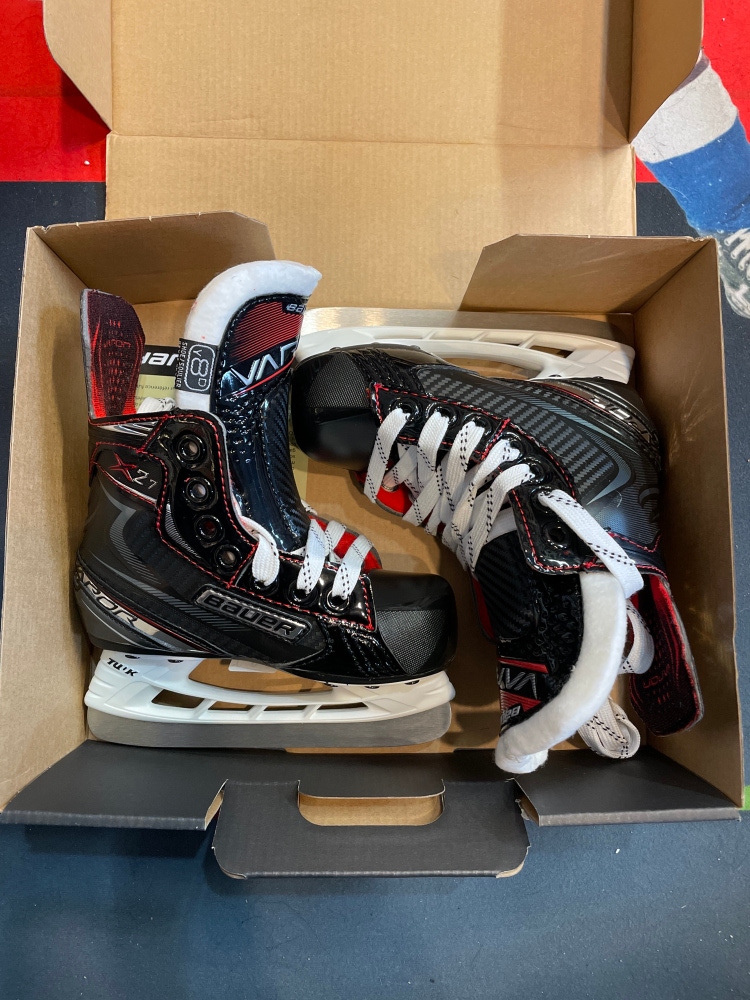 New Youth Bauer Regular Width  Size 8 Vapor X2.7 Hockey Skates