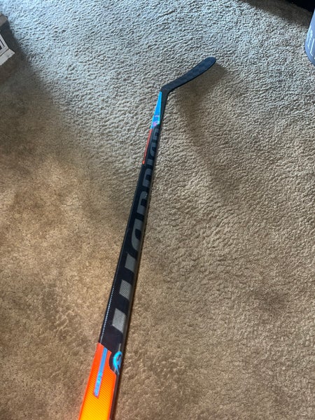 Senior Right Handed W88 Covert QRE10 Hockey Stick