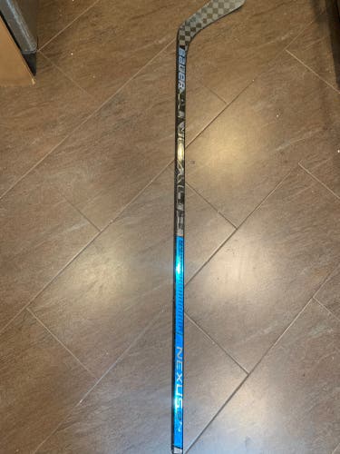 Intermediate Right Handed P92  Nexus 2N Pro Hockey Stick