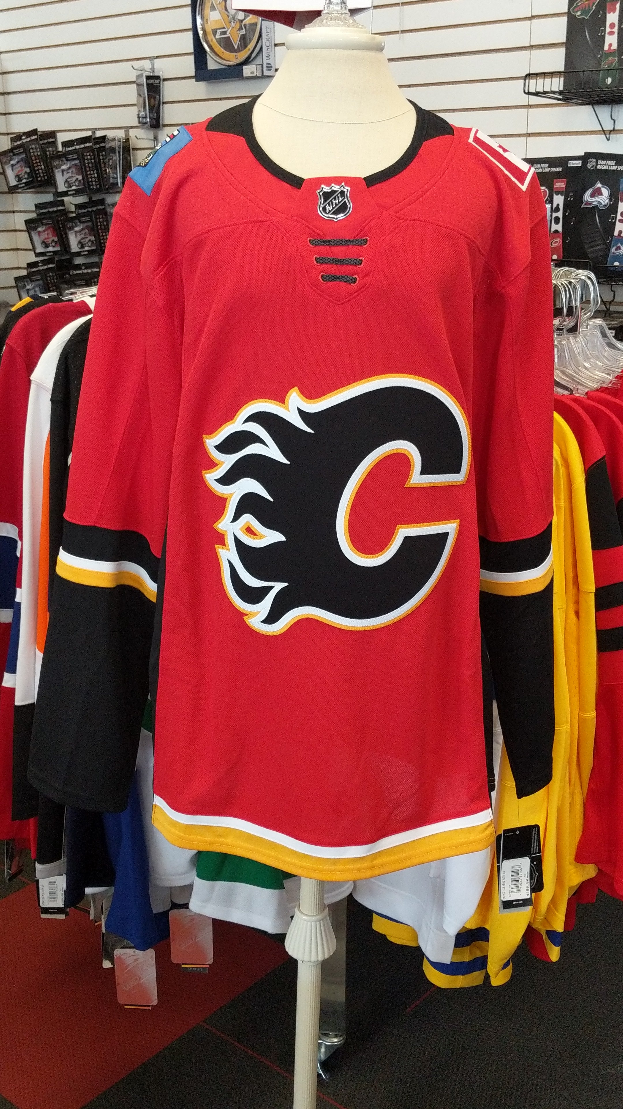 Calgary Flames RED NHL Jersey CCM Mens Sz Large Blasty shoulder patch