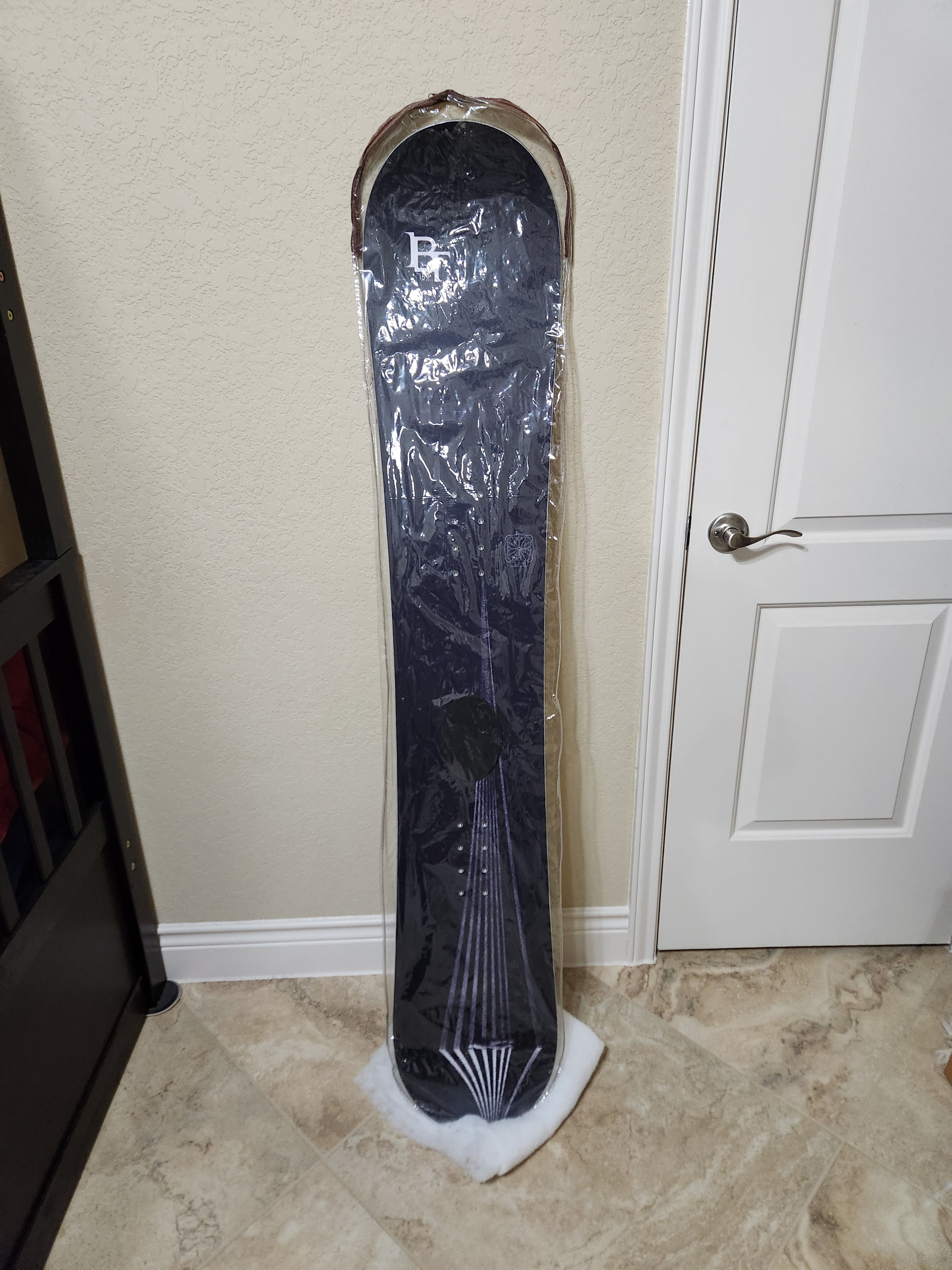 Used IBT 159 Snowboard Freestyle Without Bindings Directional Twin