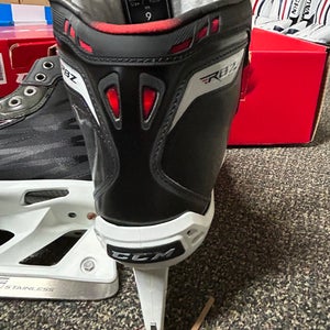 Senior New CCM RBZ Hockey Goalie Skates Regular Width Size 9