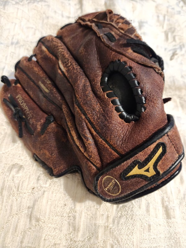 Mizuno Right Hand Throw Prospect Baseball Glove 11.5"