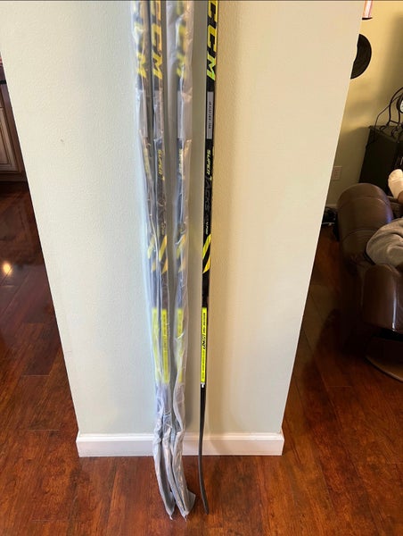 (2 Stick Bundle) Senior Right Handed P88 Super Tacks AS4 Pro Hockey Stick