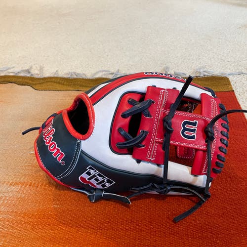 Brand New Wilson A2000 1786 'USA' Baseball Glove WBW100622115