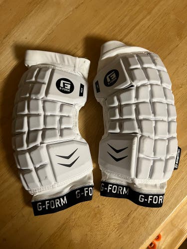 G Form elbow pads