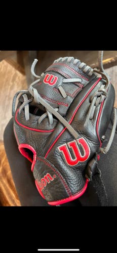 Infield 11" A1000 Baseball Glove
