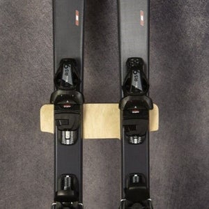 NEW FISCHER RC FIRE SKIS SIZE 165 CM WITH FISCHER BINDINGS