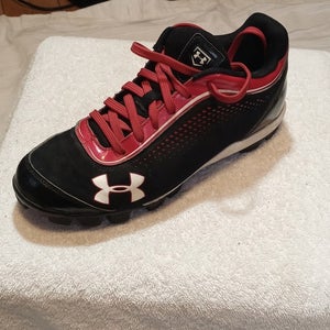 UNDER ARMOUR BASEBALL / SOFTBALL CLEATS MENS 7 M SPIKES SHOES MOLDED RUBBER