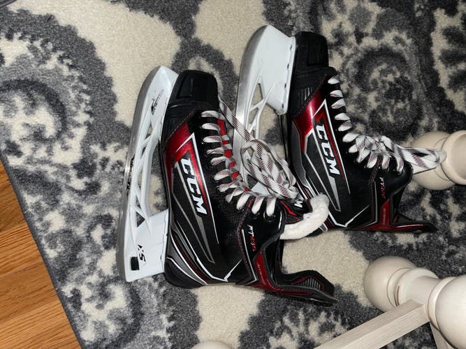 CCM JETSPEED 470 + Extra Step Steel Runners