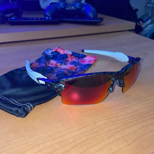 One Size Fits All Oakley Prizm Flak 2.0 Sunglasses