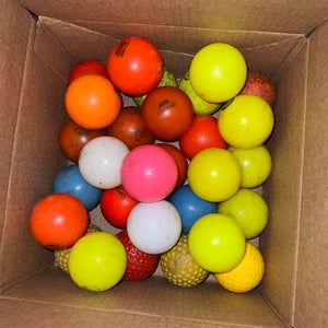 29 Field hockey balls (4 are training talls)