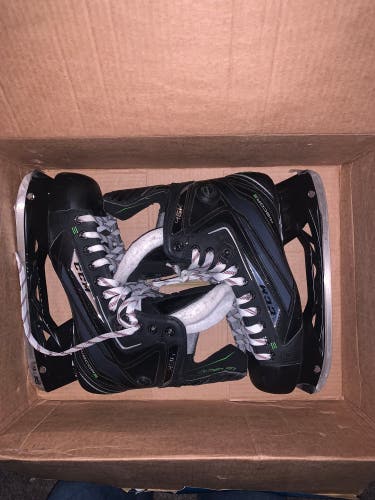CCM/Reebok RibCor 46K Pump Hockey Skates: Senior Size 10D
