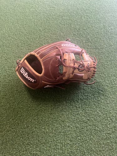 Wilson Infield 11.75" A2000 Baseball Glove