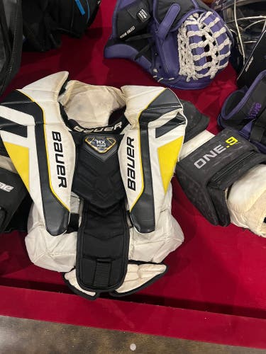 Bauer 1.9 chest protector