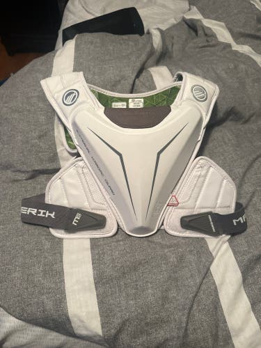 Adult Medium Maverik M5 Shoulder Pads