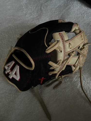 Infield 11.5" Signiture Series Baseball Glove