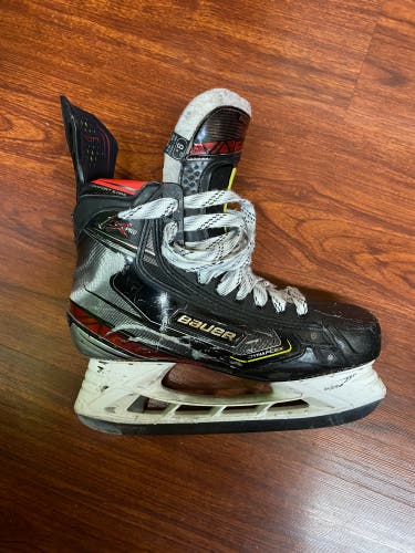 Size 9.5 EE Bauer vapor 2x pro skates