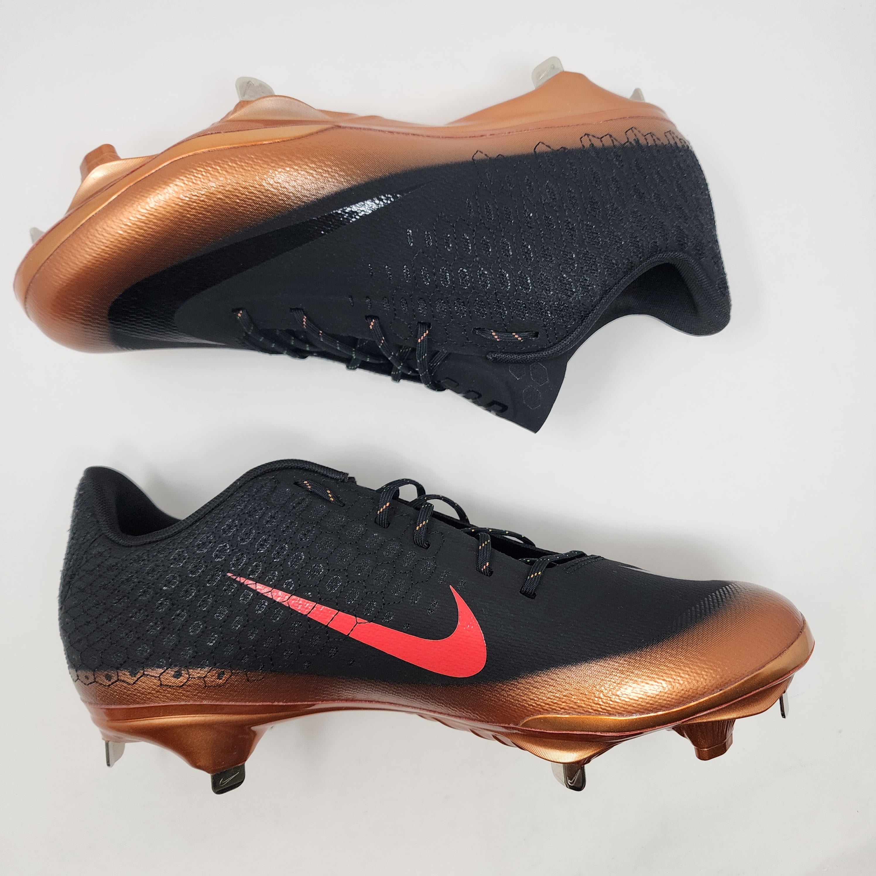 nike black and gold softball cleats